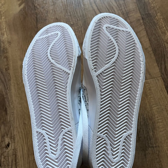 Nike Sneaker - Picture 4 of 8